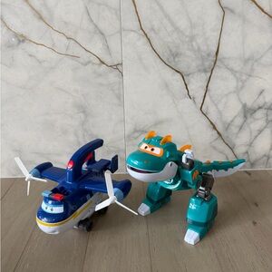 Super wings  Dinosaur and Airplane Toy Set